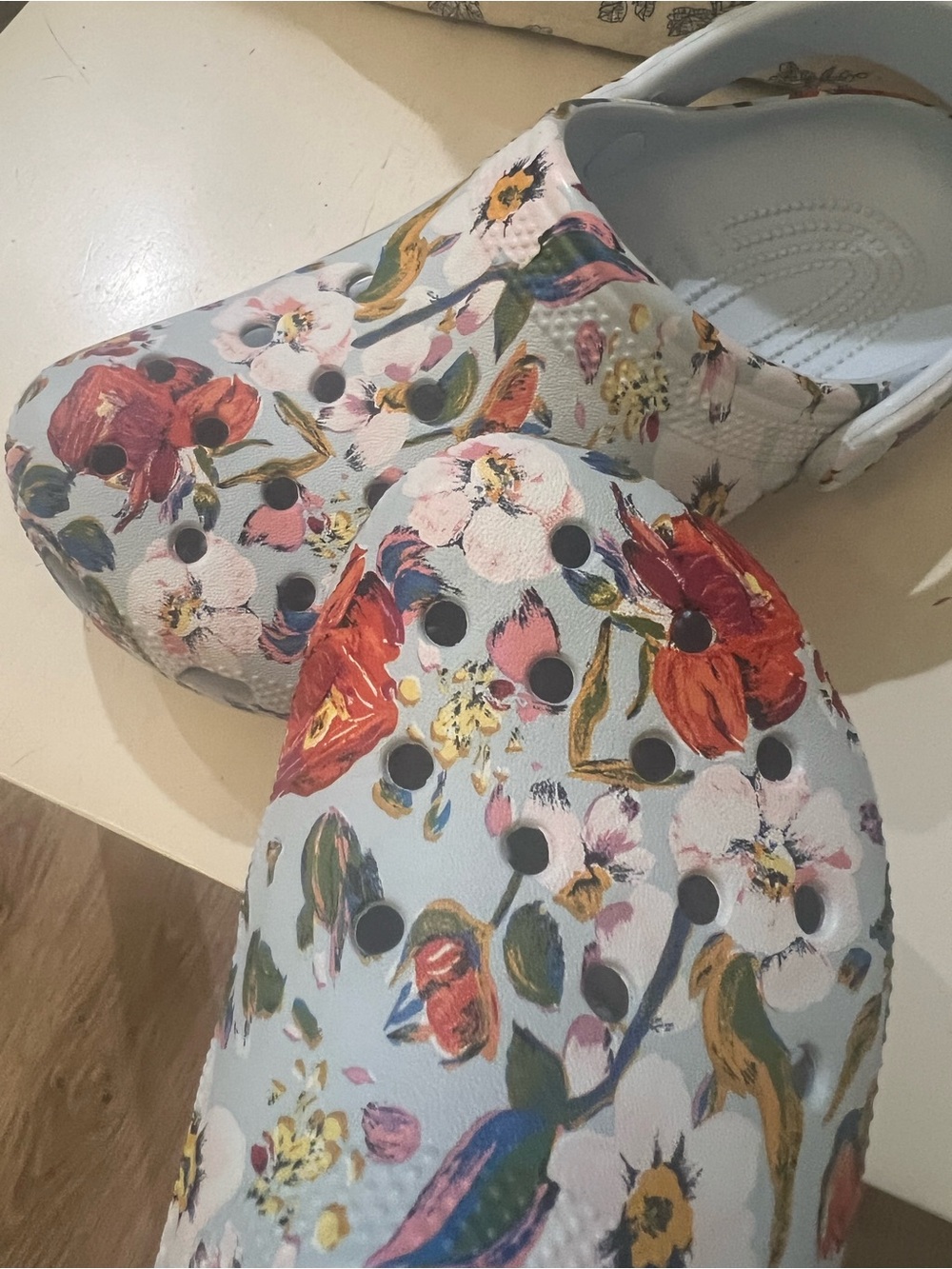 Crocs Vera Bradley size Juniors Kids 5 or Women’s 7 Limited Edition/Retired - Picture 4 of 4